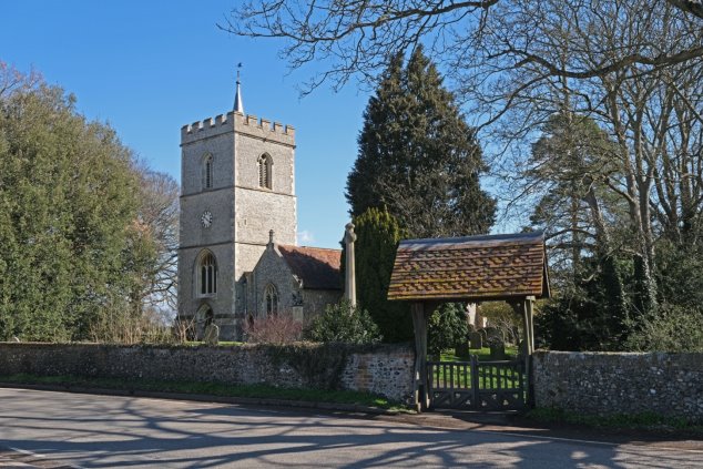 View 13 From St Giles of the Lychgate with war memorial, and church behind